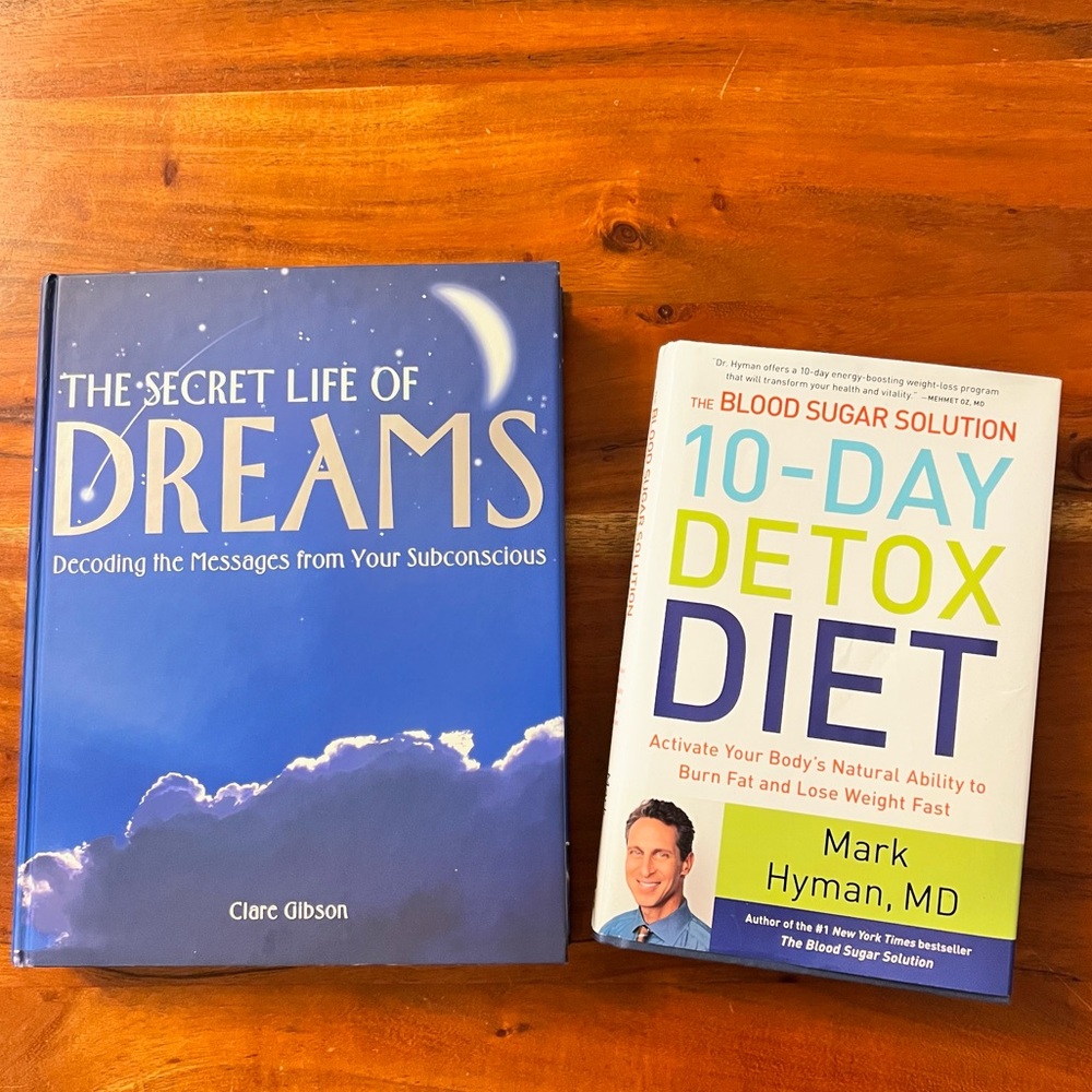 Random book bundle set of ✌️
